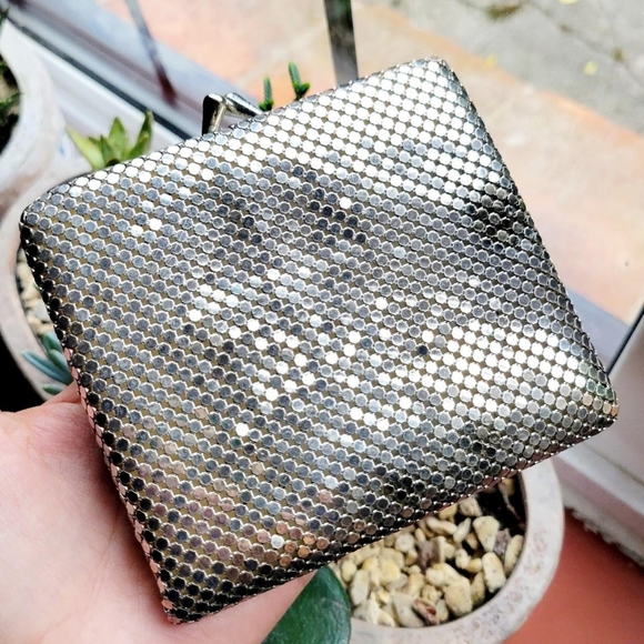 Vintage Silver Mesh Chainmail Clutch Purse - Picture 12 of 13